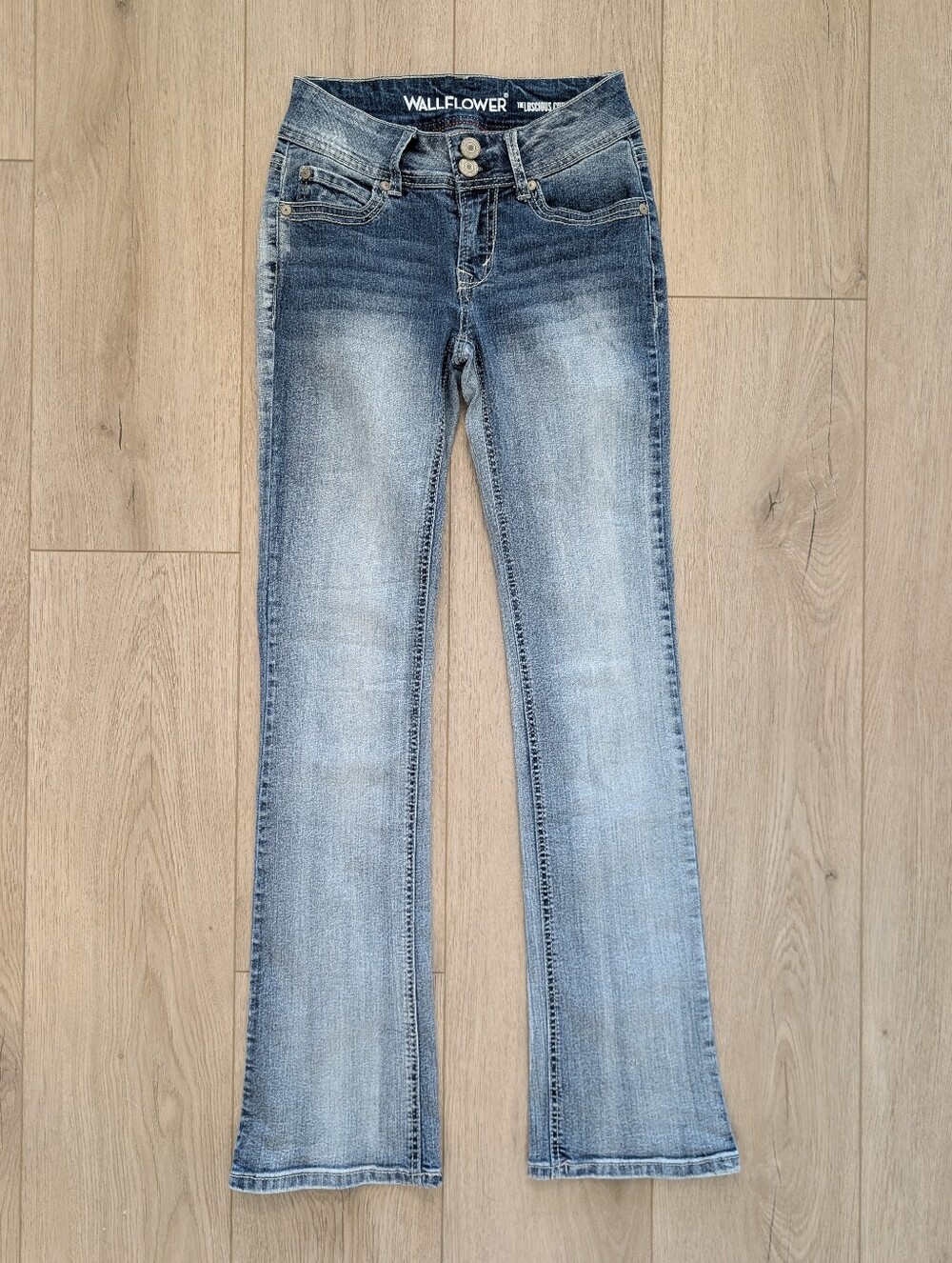 Wallflower The Luscious Curvy Fit Low Cut Bootcut Jeans  | Size 0